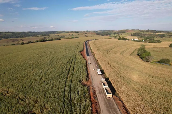 Nova estrada pavimentada entre Ramilândia e Santa Helena chega a 59,6% de execução