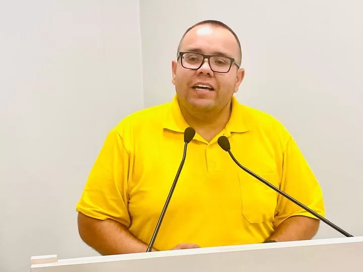 Gordinho do Suco propõe contratação de mais médicos para a UPA