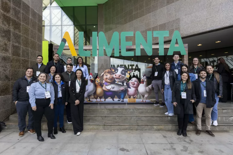 Alimenta 2025 tem início em Curitiba com foco estratégico no futuro da proteína animal