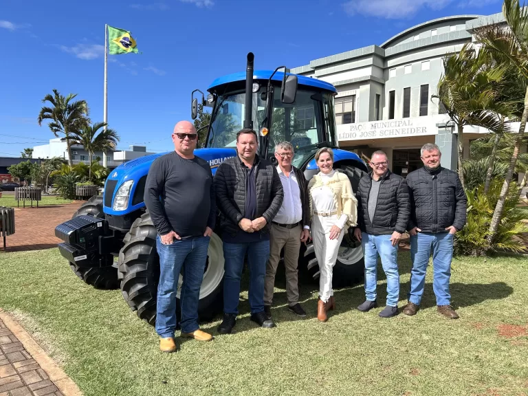 Mercedes reforça frota agrícola com novo trator modelo TL5