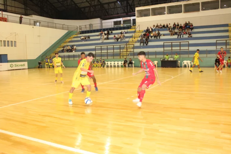 Sub-18 da AACC é derrotado na estreia do Paranaense