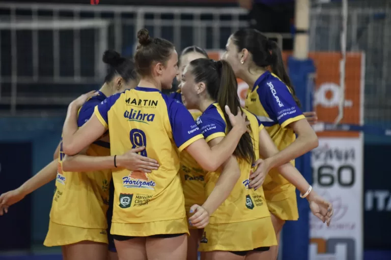 Pref. de Marechal Rondon/Vôlei Marechal estreia com vitória expressiva no Paranaense Adulto