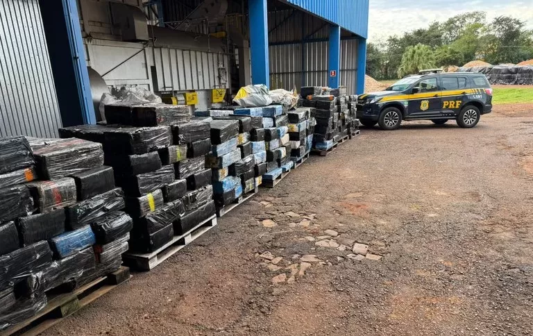 PRF apreende quase 7,5 mil quilos de maconha na BR-163 em Guaíra