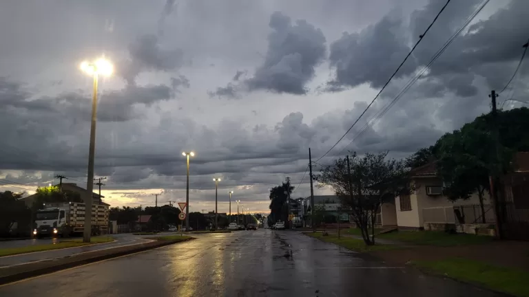 Paraná está sob alertas de tempestades intensas, com granizo e chuvas fortes; veja previsão por região