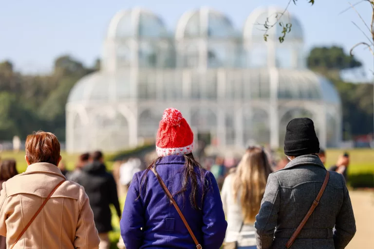 Nova queda nas temperaturas começa nesta segunda-feira no Paraná com previsão de geada