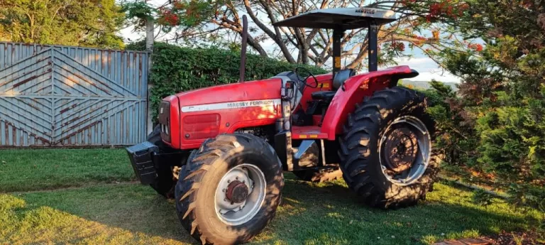 Criminosos usam caminhão prancha para furtar trator em Nova Santa Rosa; Polícia investiga o caso