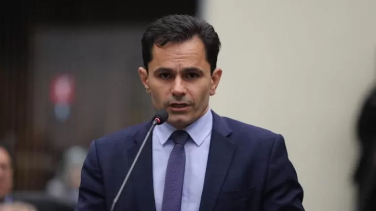 Dia da Prevenção à Escoliose chama atenção para diagnóstico precoce e cuidados com a coluna