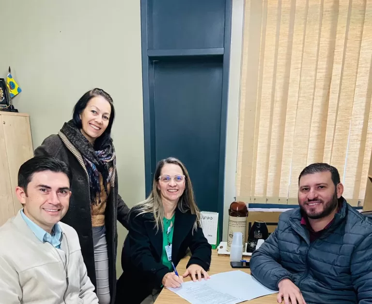 São José das Palmeiras firma parceria com cooperativa de crédito e abre conta no Sicredi