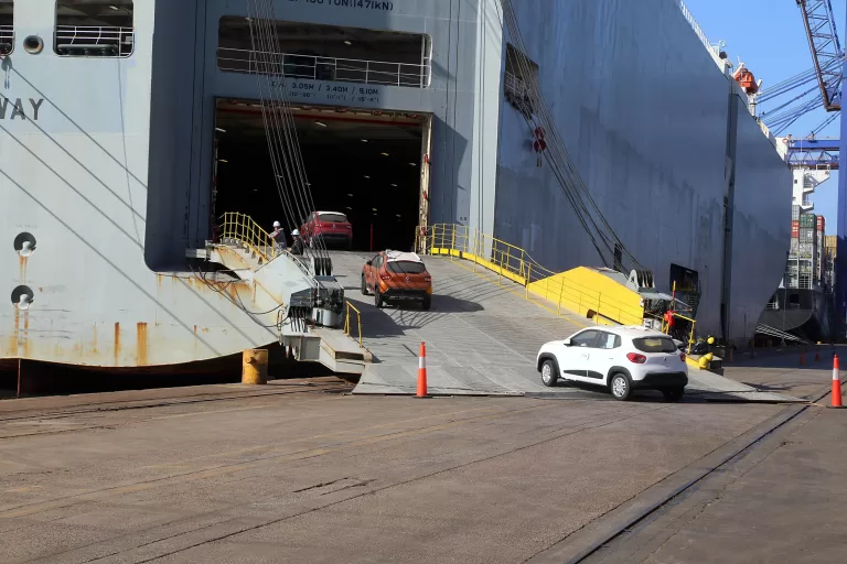 Exportações de automóveis do Paraná crescem 73,7% nos primeiros meses de 2025