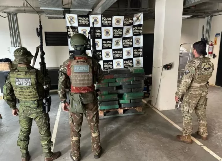 Polícia apreende 658 quilos de maconha em Dr. Oliveira Castro