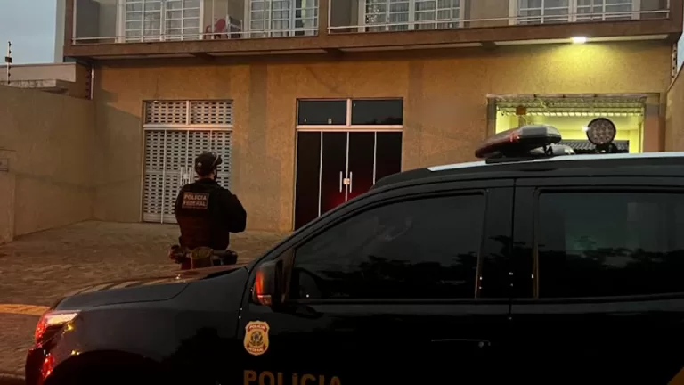 Grupo que usava carros de luxo locados para contrabando é alvo de operação da PF