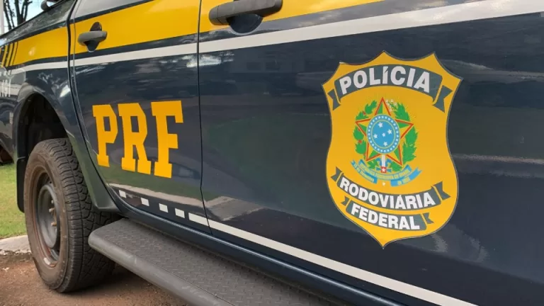 Motociclista morre em batida com caminhão na BR-277 