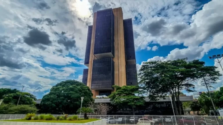 Copom mantém a taxa Selic em 15,00% ao ano