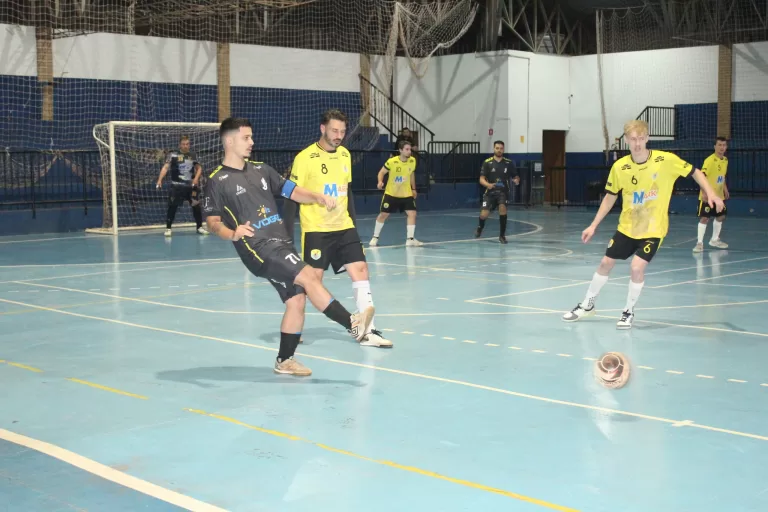 Juvena e Hagdon vencem no Grupo C do Municipal de futsal