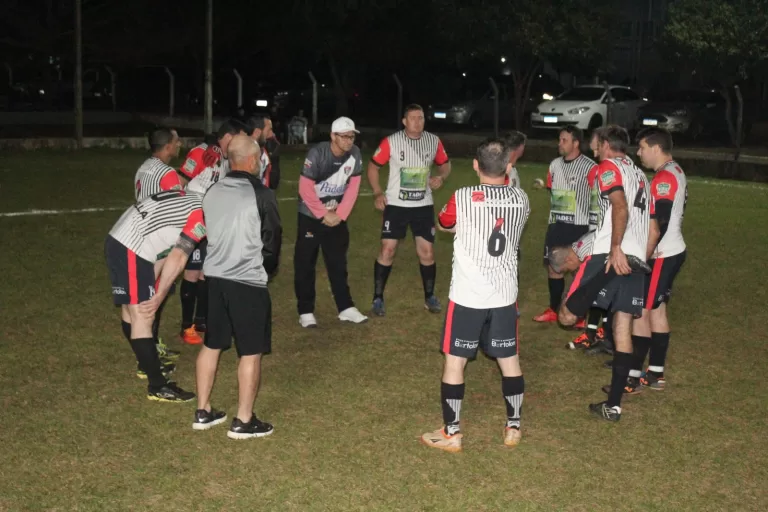 Confronto direto valendo a liderança é destaque desta quarta pelo Municipal Veterano