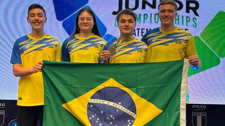 Atletas da Arbad defendem o Brasil no Pan-Americano Júnior de Badminton