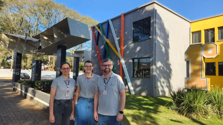 Equipe do Martin Luther conclui formação de alto nível em educação