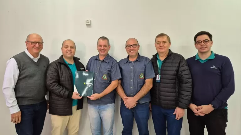 Prefeitura de Quatro Pontes fortalece vínculo com Sicoob Confiança por meio de abertura de conta corrente