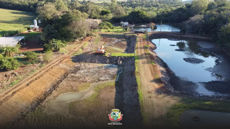 Pato Bragado lança projeto com uso de pedras em açudes