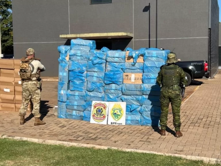 Polícia apreende caminhão e localiza depósito de cigarros em Mercedes