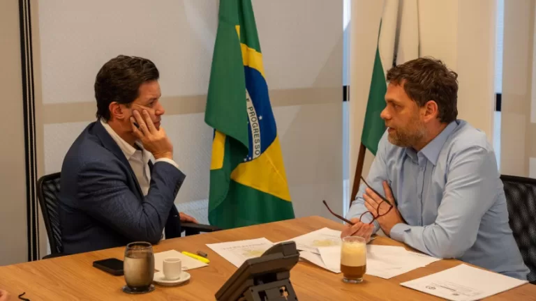 Deputado Goura e secretário Guto Silva debatem projetos de mobilidade e sustentabilidade