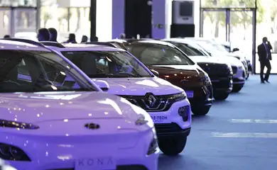 Vendas de veículos novos recuam em junho, mas crescem 4,8% semestre