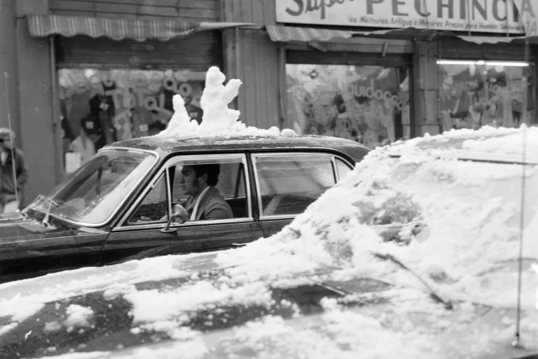 Há 50 anos, Curitiba ficava toda branca: Simepar explica o fenômeno da neve de 1975