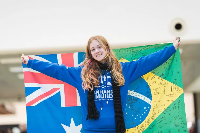 Mais 86 estudantes da rede estadual embarcam para intercâmbio na Austrália