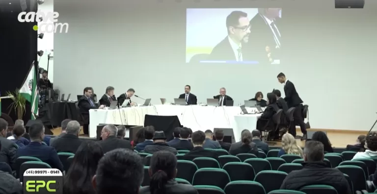 TRE-PR realiza sessão itinerante pela primeira vez no Oeste do Paraná