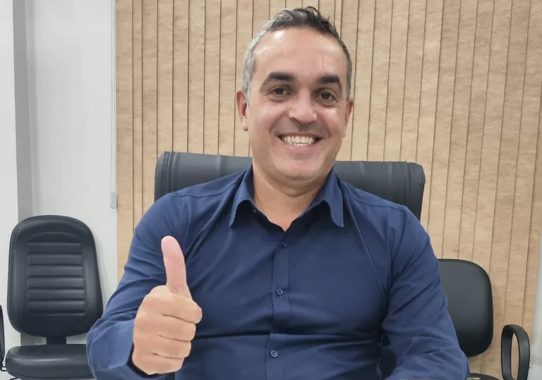 Juliano Oliveira solicita melhorias nas praças públicas de Marechal Rondon