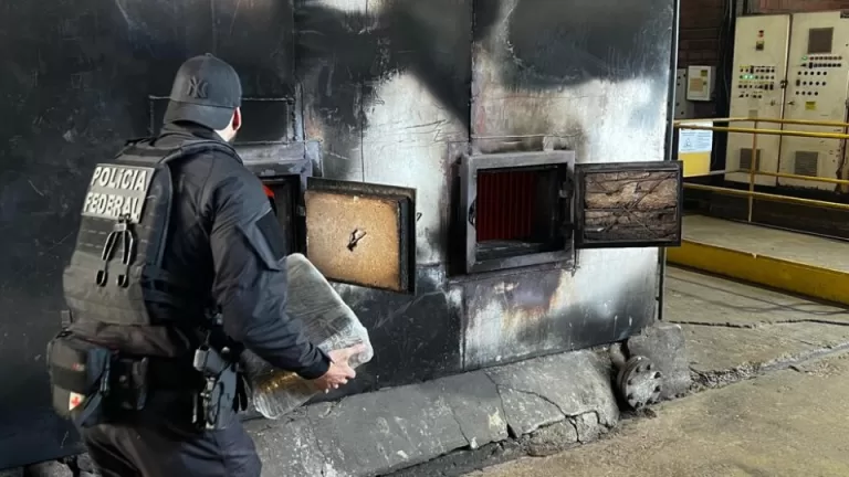 PF de Cascavel incinera 7,7 toneladas de drogas apreendidas no Oeste do Paraná