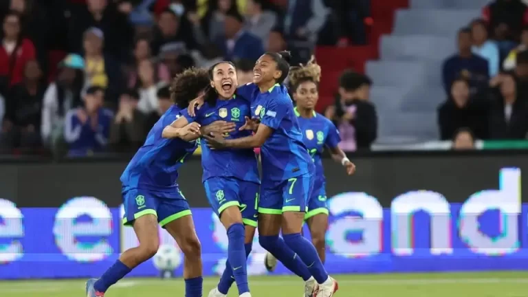 Em final emocionante, Brasil bate Colômbia e é campeão da Copa América