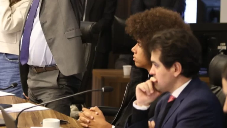 CCJ da Alep aprova punição de 30 dias a Renato Freitas