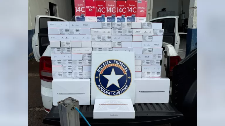 Ação conjunta em Cascavel termina com mais de 250 smartphones apreendidos