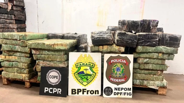 Policiais apreendem mais de uma tonelada de maconha no Lago de Itaipu