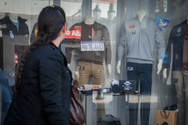 Presentear o pai ficou mais caro este ano, aponta Fecomércio PR