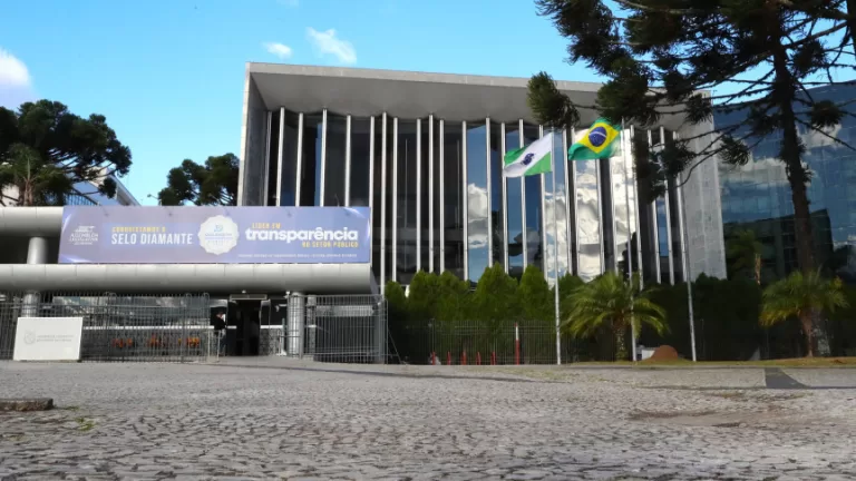 Programação da Assembleia tem homenagens e debates sobre terceirização, arte, empreendedorismo e transporte ferroviário