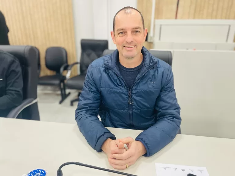 Suko cobra ações para combater cabos soltos e regularizar uso de postes em Marechal Rondon