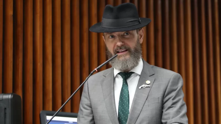 Projeto de lei propõe meia-entrada para vigilantes em eventos culturais e esportivos no Paraná