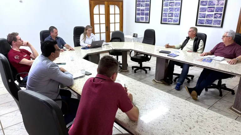 Quatro Pontes celebra 33 anos com Culto Ecumênico e Show Gospel