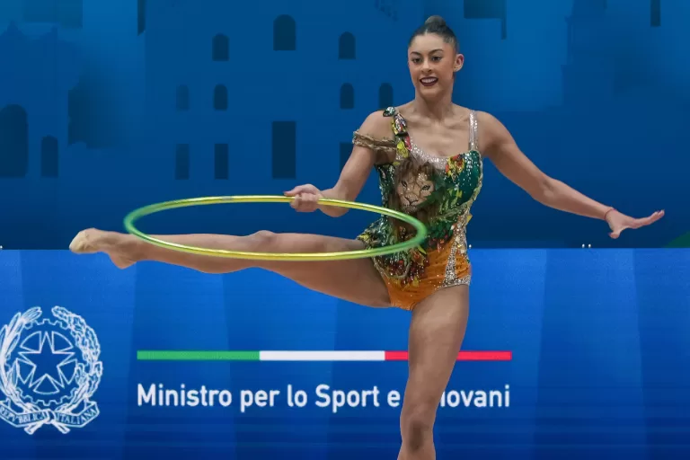 Paranaense Babi conquista melhor resultado da história do Brasil no Mundial de Ginástica Rítmica