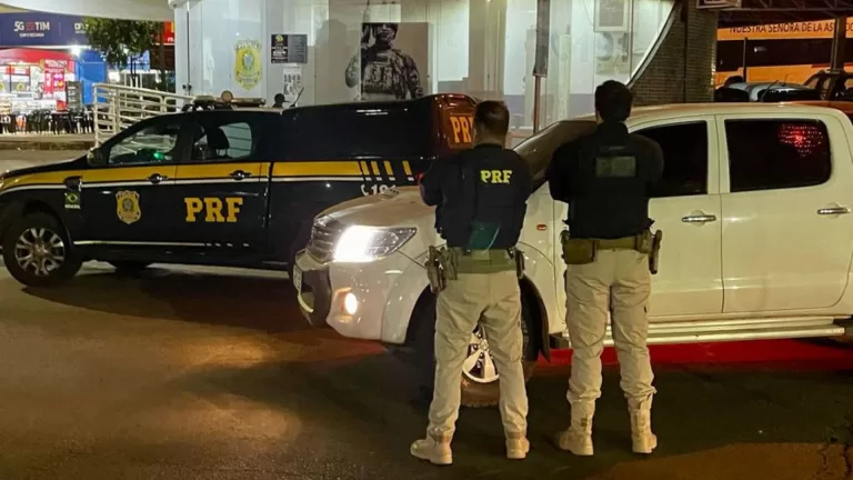 PRF recupera veículo roubado minutos após assalto em Medianeira