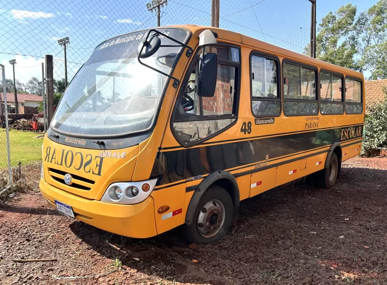 Prefeitura de Mercedes leiloa veículos, máquinas e mobiliário; veja fotos