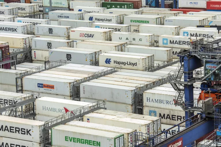 BRDE formaliza crédito de R$ 200 milhões para empresas paranaenses afetadas pelo tarifaço