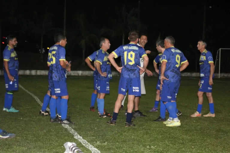 Finalistas do Municipal de Futebol Suíço Máster serão conhecidos hoje no Valdir Schneider