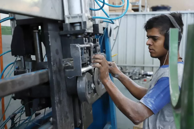 Agências do Trabalhador do Paraná têm 23,7 mil vagas de emprego abertas