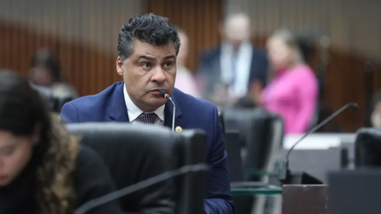 Projeto de Marcelo Rangel prevê prioridade em piscinas públicas para pessoas com fibromialgia