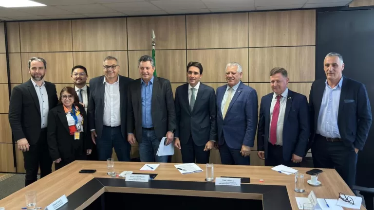 Ministro de Portos e Aeroportos garante recursos para Toledo