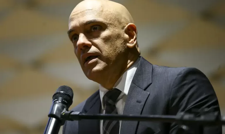 Moraes diz que Justiça é cega, mas não é tola