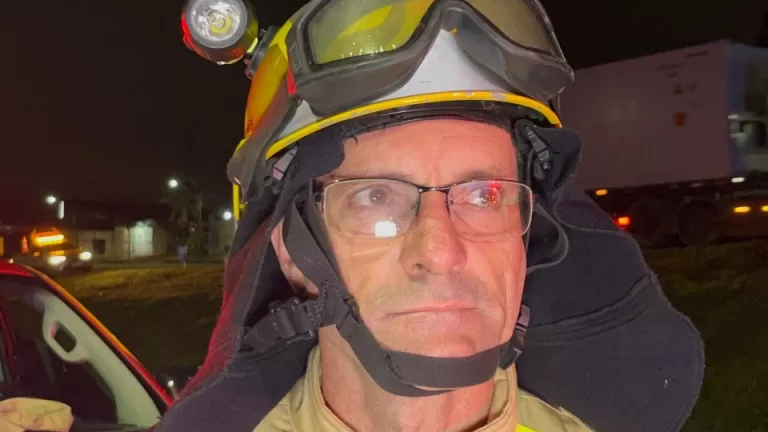 Neblina pode ter provocado acidente fatal com ônibus na BR-277, diz Bombeiros